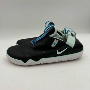 Nike Women’s 6.5 Black Teal Zoom Pulse Fold Down Heel Sneakers